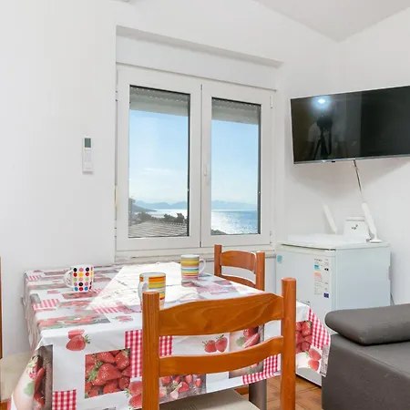Apartamento By The Sea Rastici, Ciovo - 4293 *