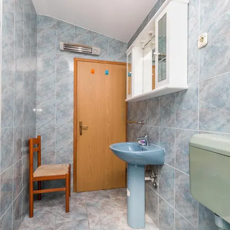 Apartamento By The Sea Rastici, Ciovo - 4293 *